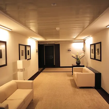 巴托罗米亚公寓酒店 4*