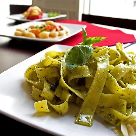 巴托罗米亚公寓酒店