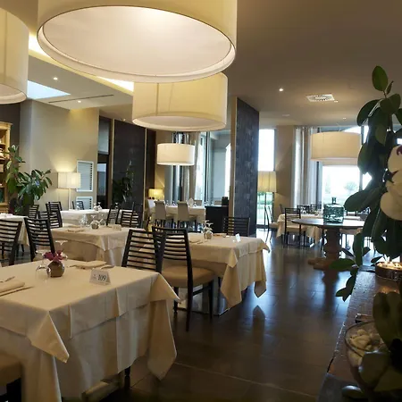 巴托罗米亚公寓酒店