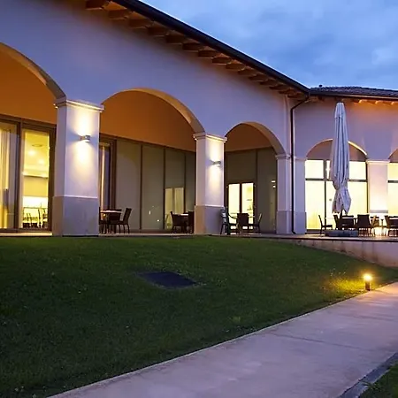 Hotel & Bartolomea