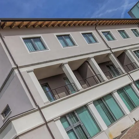 Hotel & Bartolomea