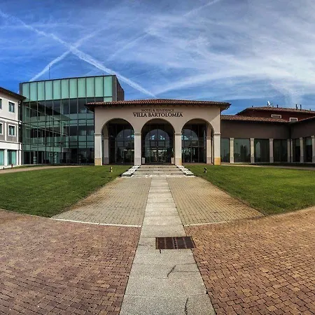 Hotel & Bartolomea 4*