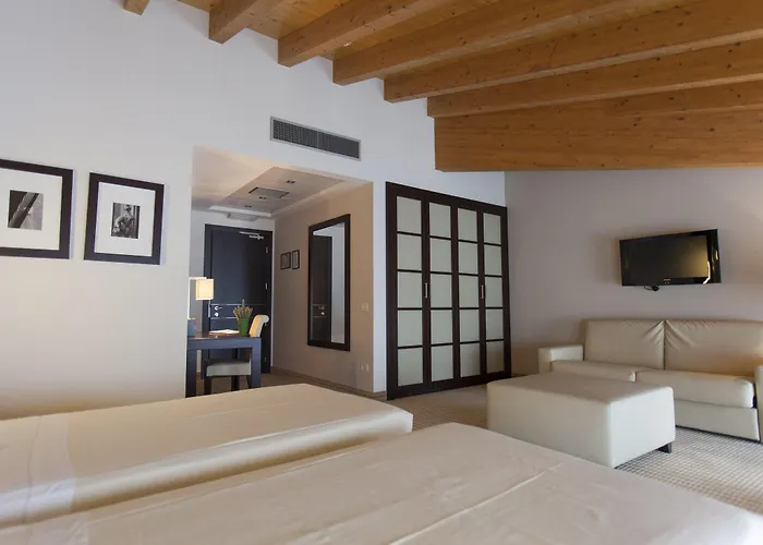 & Bartolomea Szálloda 4*